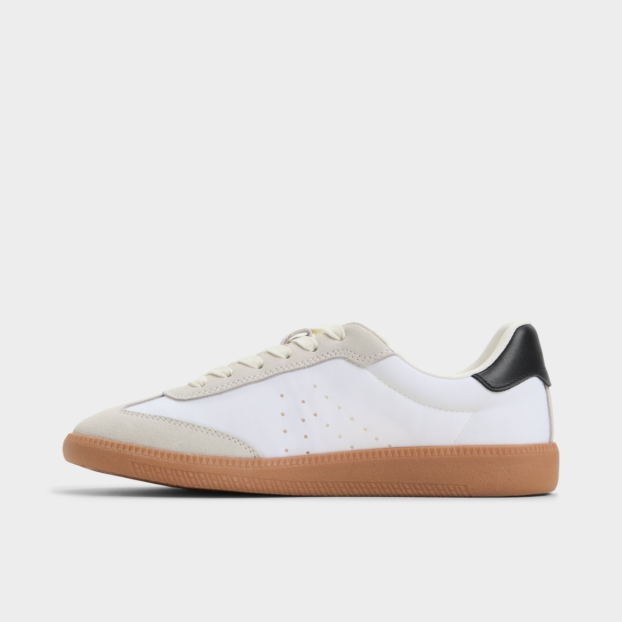 Aldo | Clubstyle White/Black Women's Low top sneakers - Jogger sneaker, Jogger sole