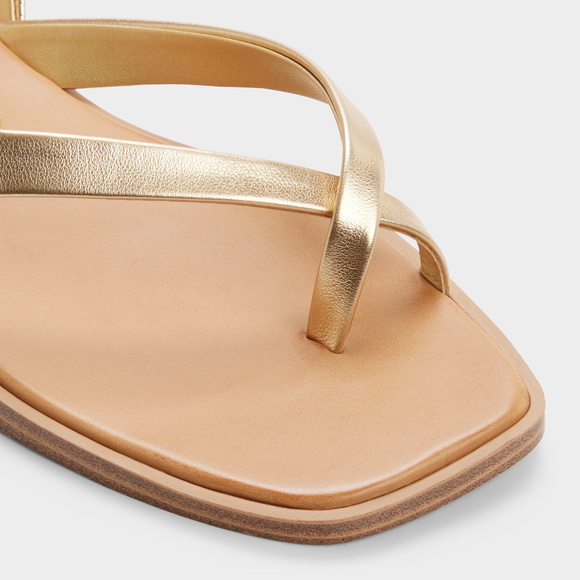 Aldo | Daressi in Gold - Flat sandal