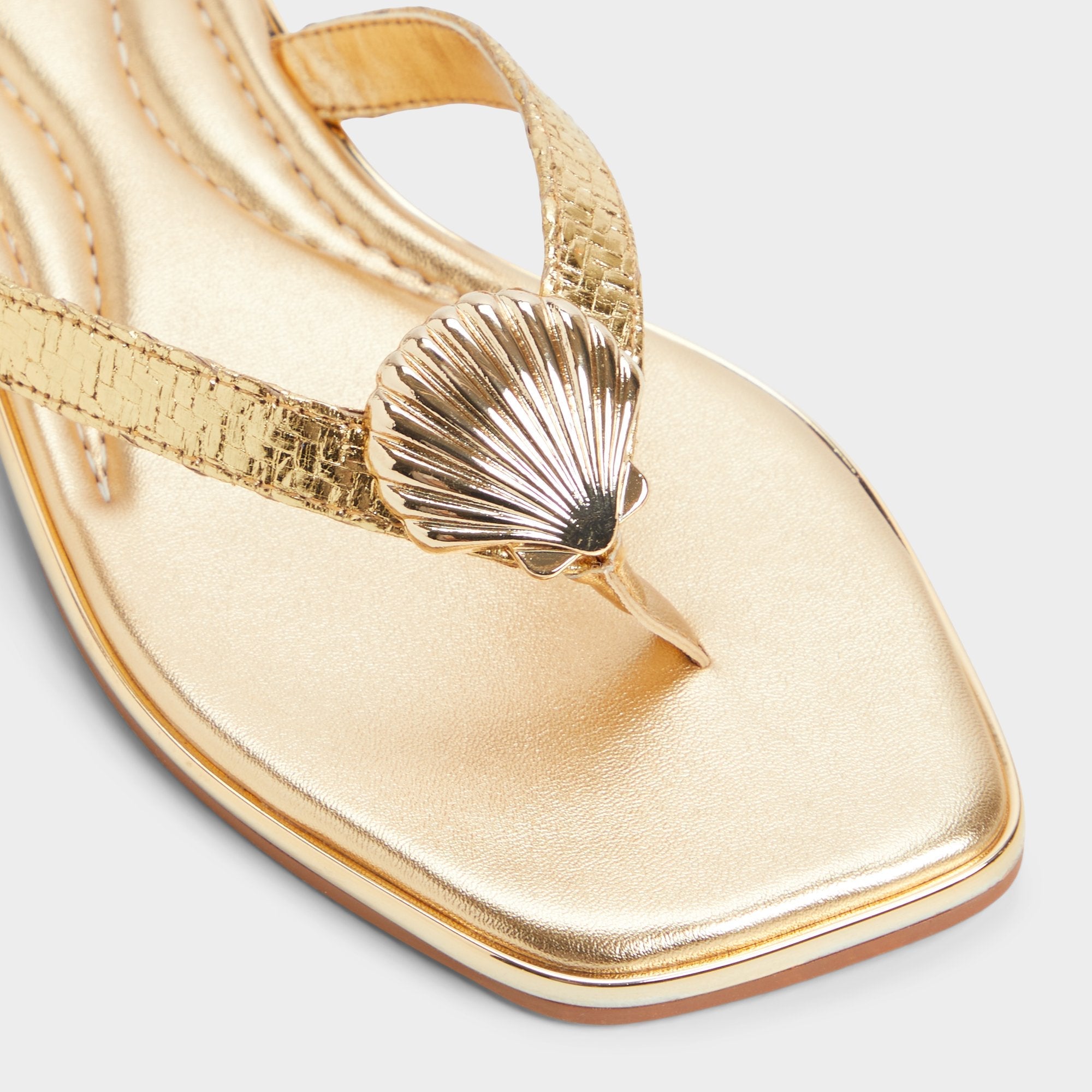 Aldo | Conchiglia Gold Women's Flats - Flip flop